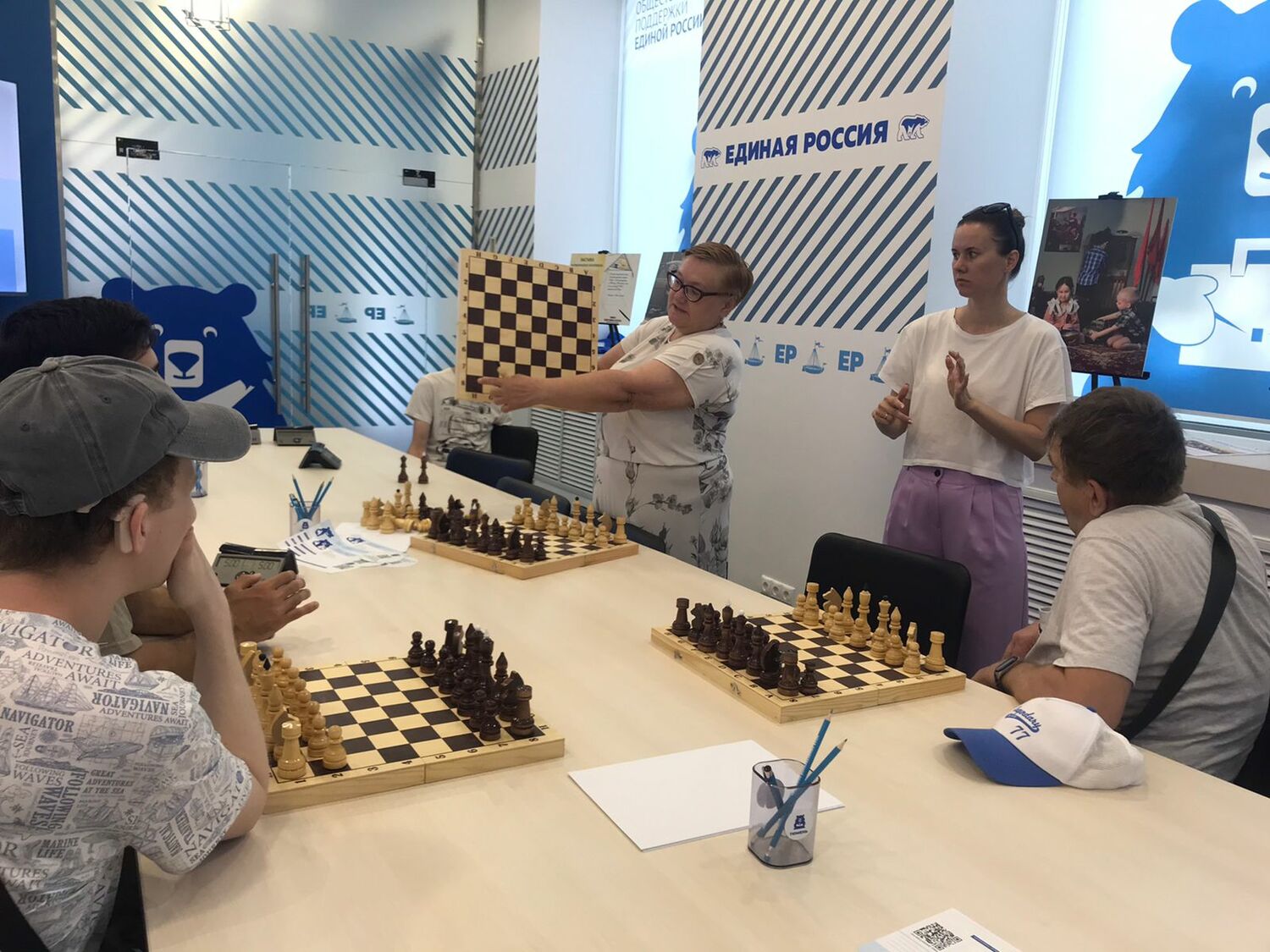 Глухонемых тожно нужно обучить